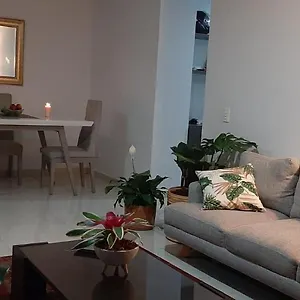 Habitación en casa particular Apartamento Compartido Con Anfitrión, Habitación Principal Con Baño Privado Y Vistas Preciosas De La Ciudad, Sabaneta