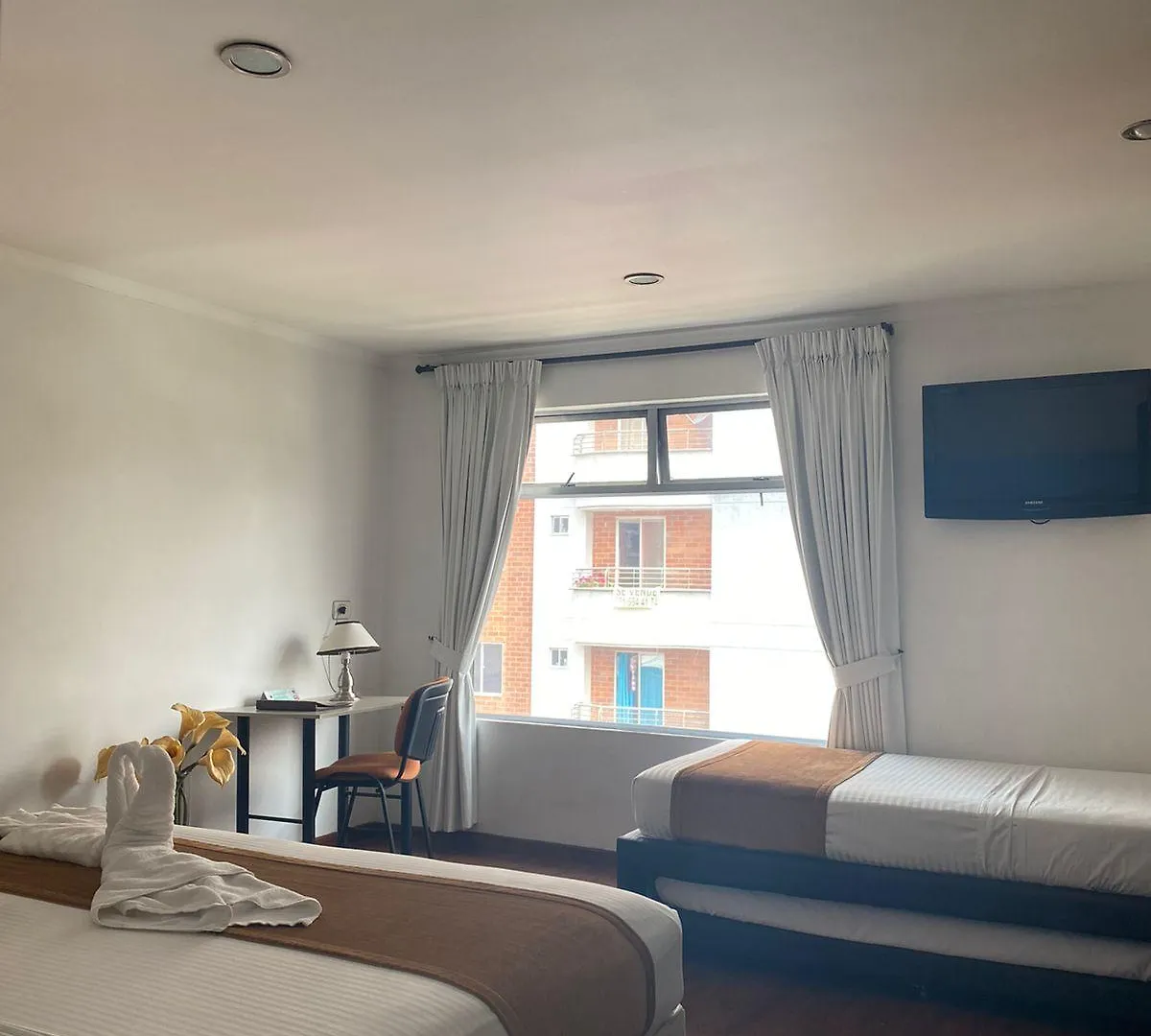 ***  Hotel Portón Sabaneta Colombia