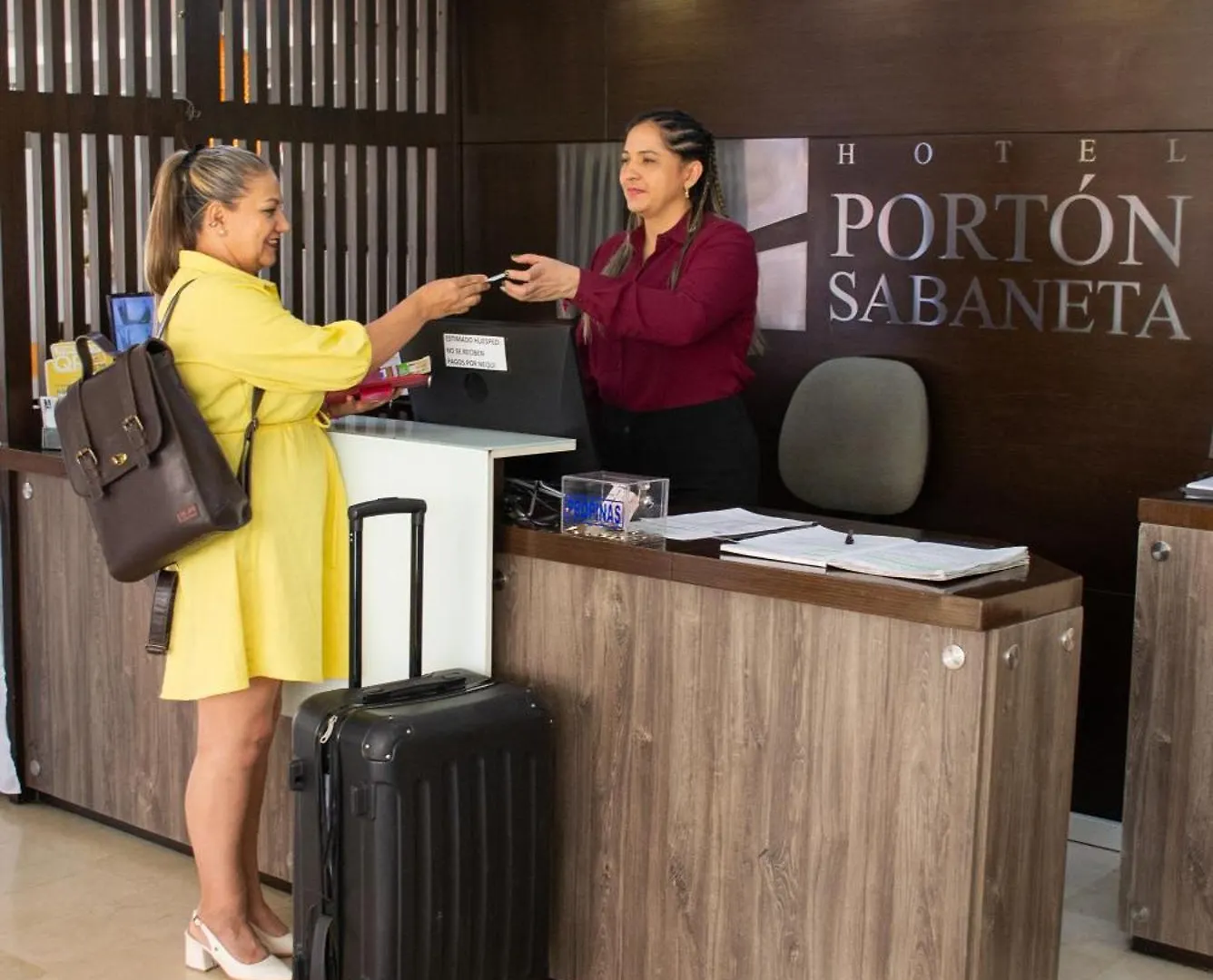 Hotel Portón Sabaneta 3*,